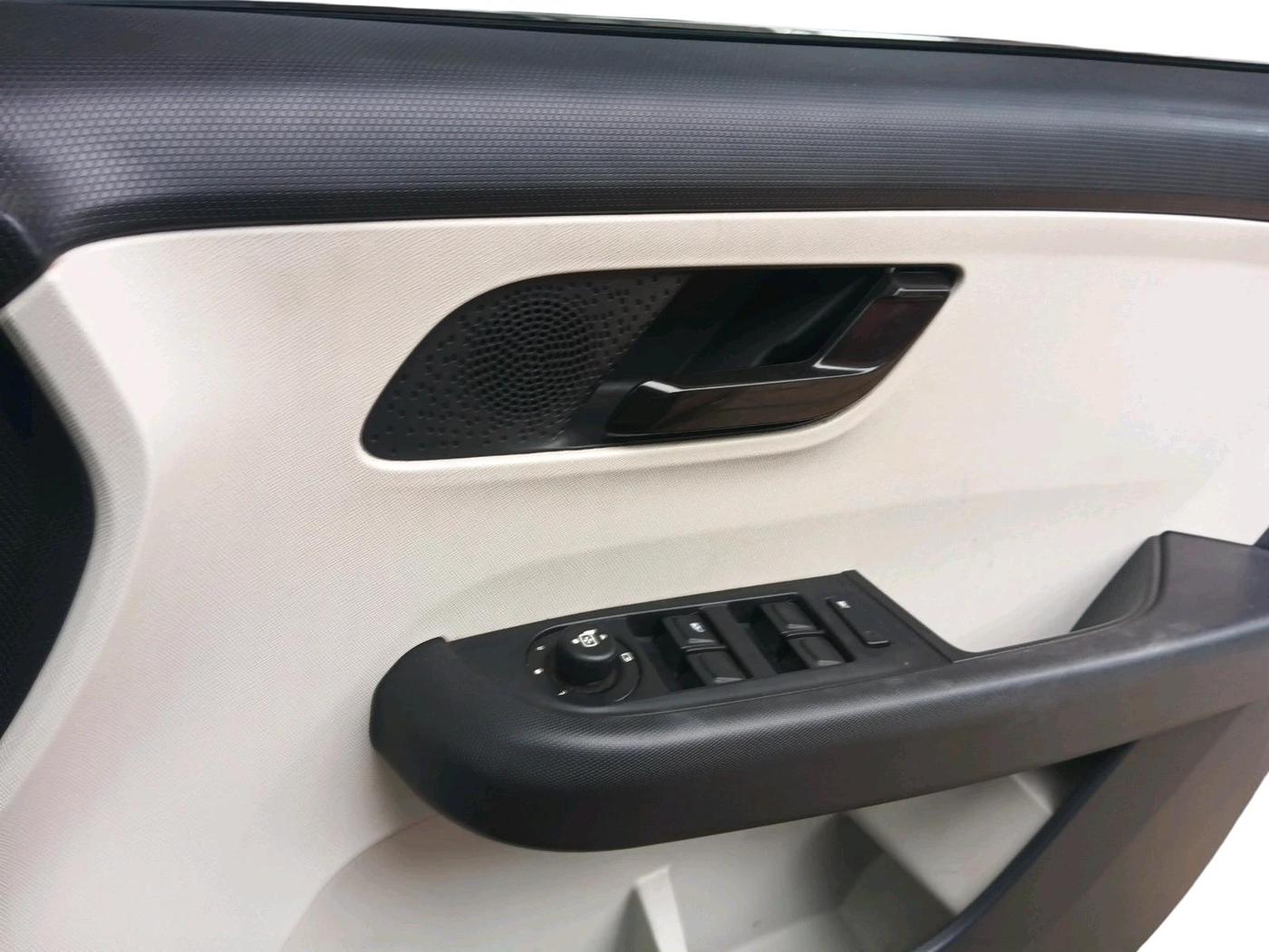 2021 Tata ALTROZ XT PETROL, Petrol, Manual, 52,430 km, interior