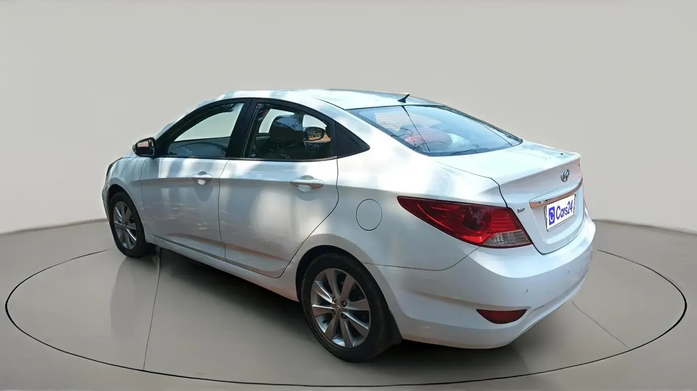 2011 Hyundai Verna FLUIDIC 1.6 VTVT SX, Petrol, Manual, 1,58,846 km, exterior