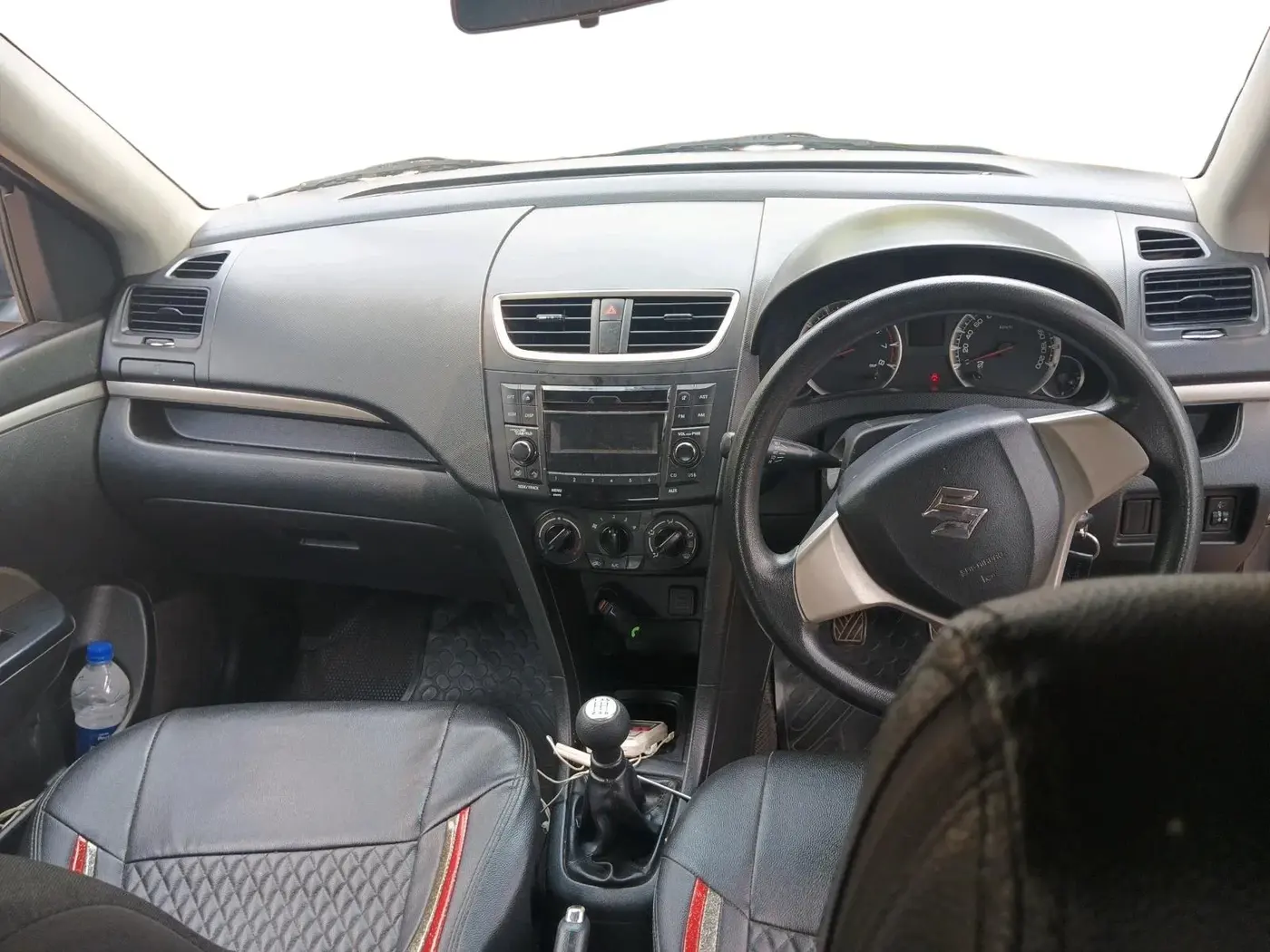 2017 Maruti Swift VXI, Petrol, Manual, 1,22,024 km, interior