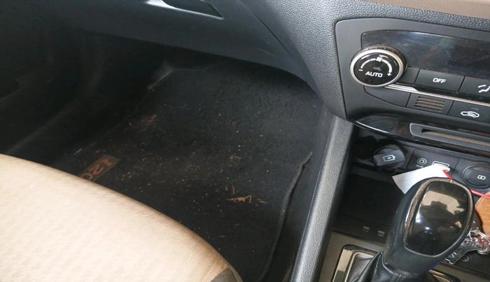 2019 Hyundai Elite i20 ASTA (O) CVT, Petrol, Automatic, 31,496 km, interior