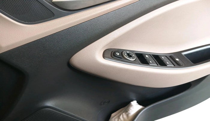 2019 Hyundai Elite i20 ASTA (O) CVT, Petrol, Automatic, 31,496 km, interior