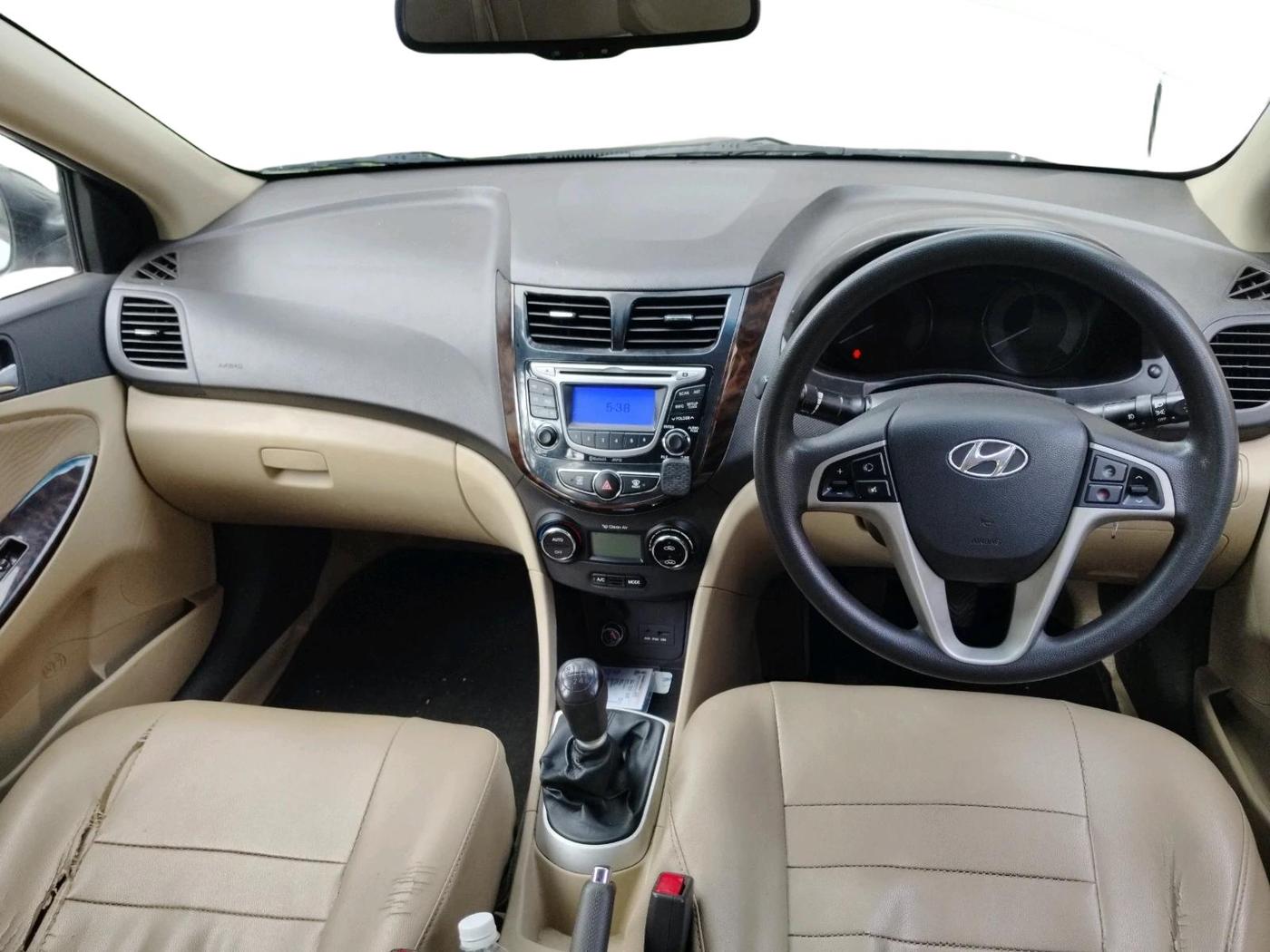 2014 Hyundai Verna FLUIDIC 1.6 CRDI SX, Diesel, Manual, 92,302 km, interior