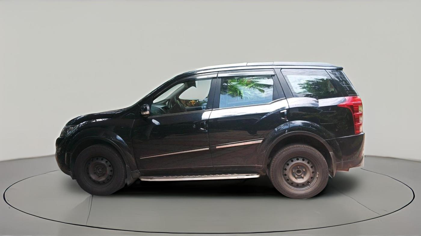 2016 Mahindra XUV500 W6, Diesel, Manual, 99,928 km, exterior