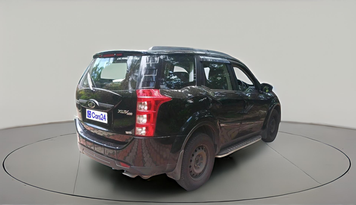 2016 Mahindra XUV500 W6, Diesel, Manual, 99,928 km, exterior