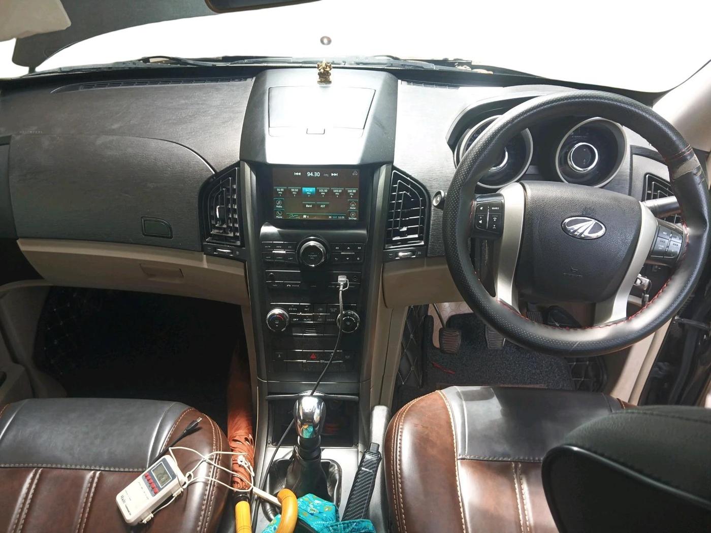 2016 Mahindra XUV500 W6, Diesel, Manual, 99,928 km, interior
