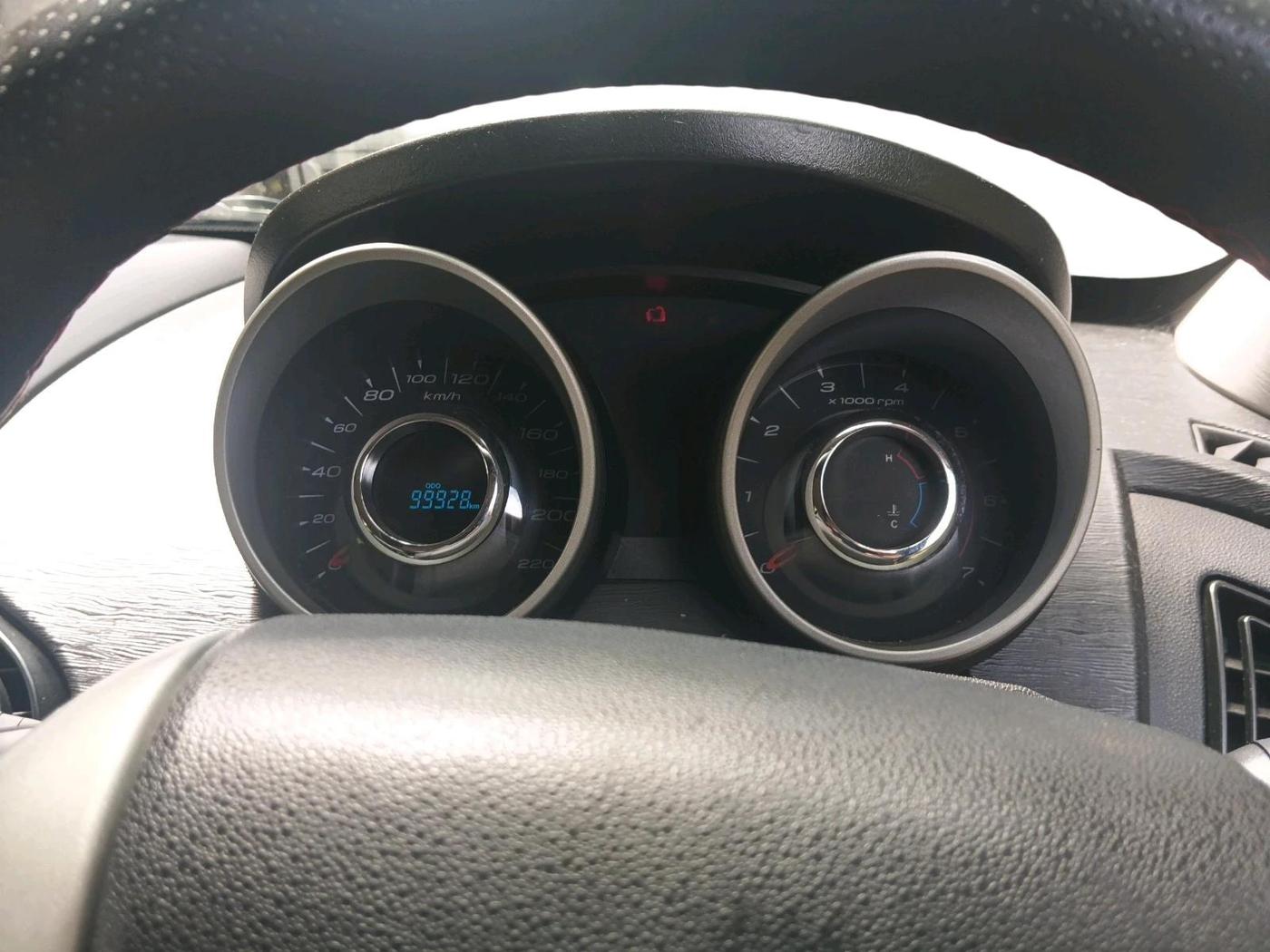 2016 Mahindra XUV500 W6, Diesel, Manual, 99,928 km, interior