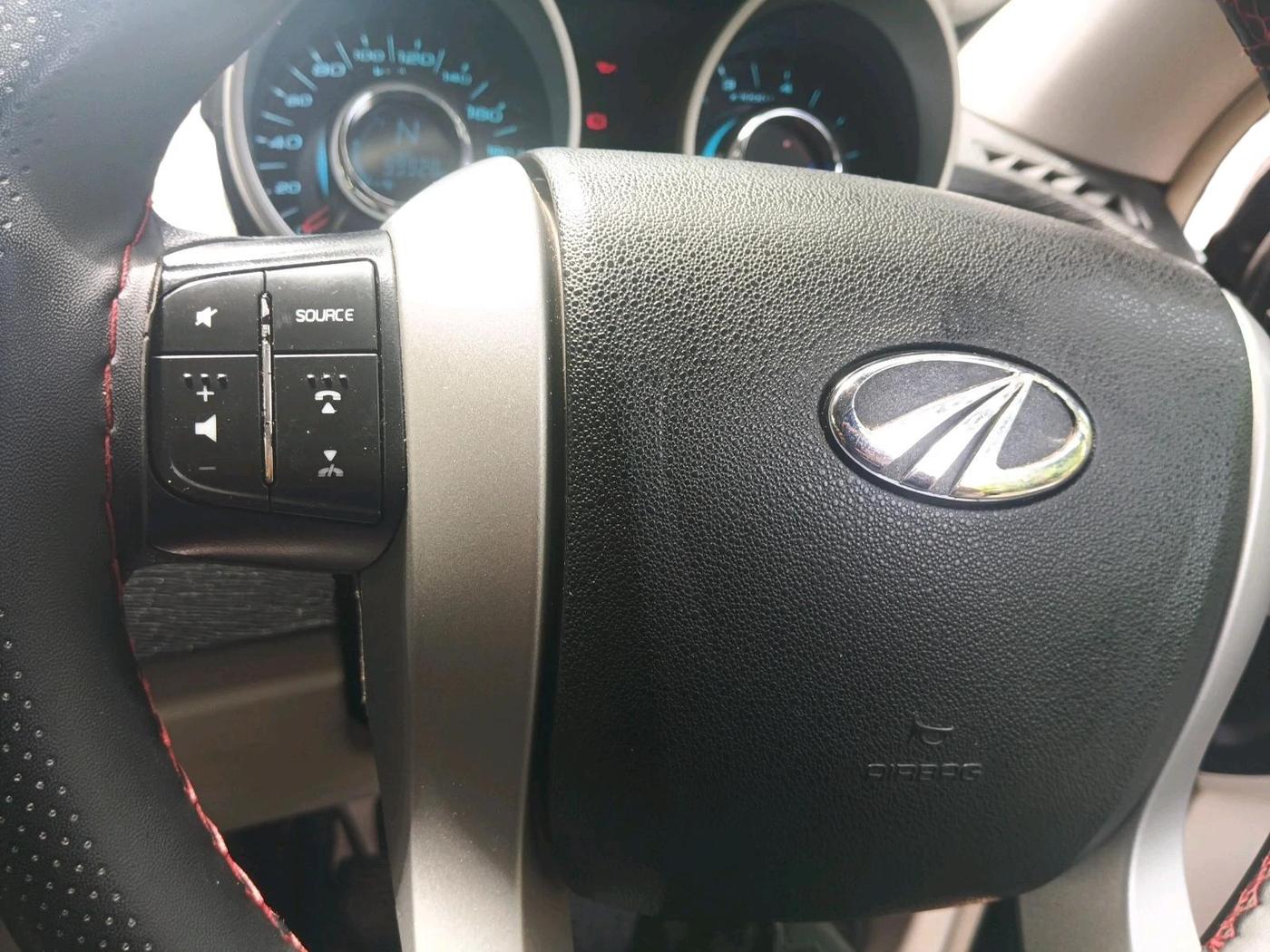 2016 Mahindra XUV500 W6, Diesel, Manual, 99,928 km, interior