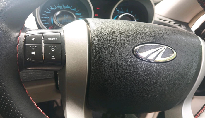 2016 Mahindra XUV500 W6, Diesel, Manual, 99,928 km, interior