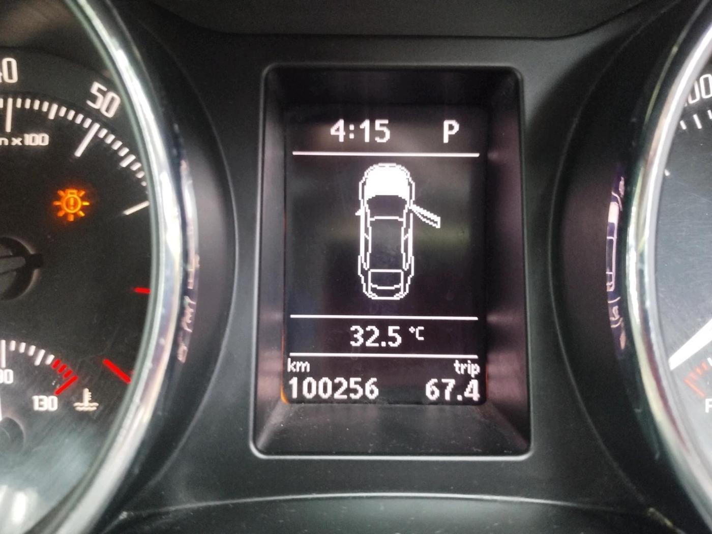 2013 Skoda Superb ELEGANCE 1.8 TSI AT, Petrol, Automatic, 1,00,256 km, interior