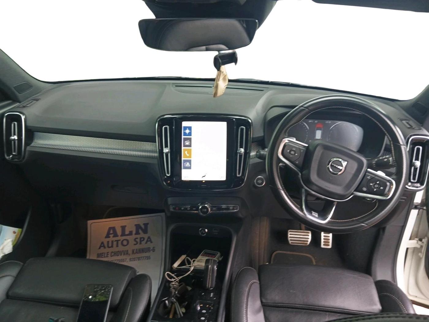 2019 Volvo XC 40 T4, Petrol, Automatic, 57,693 km, interior