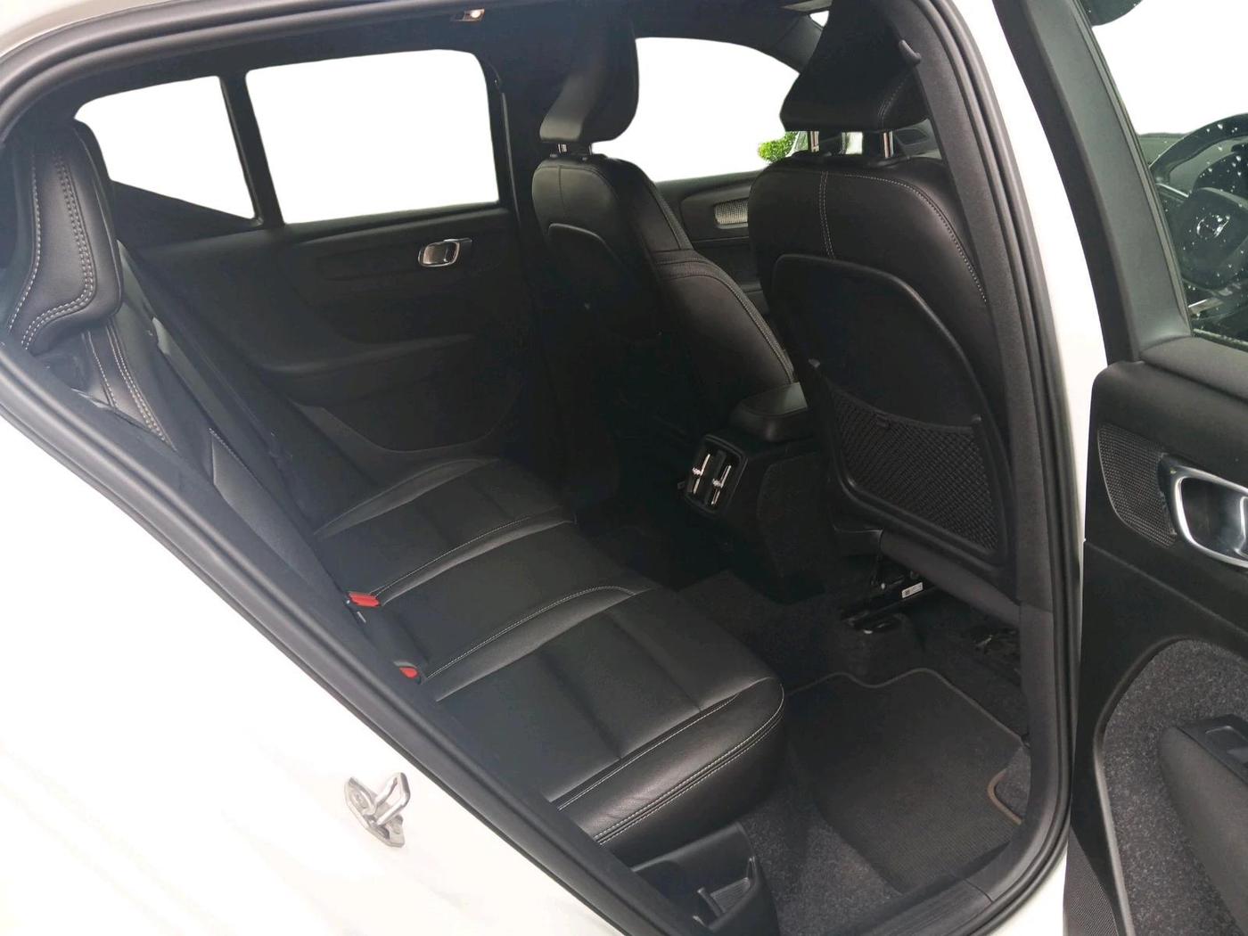 2019 Volvo XC 40 T4, Petrol, Automatic, 57,693 km, interior