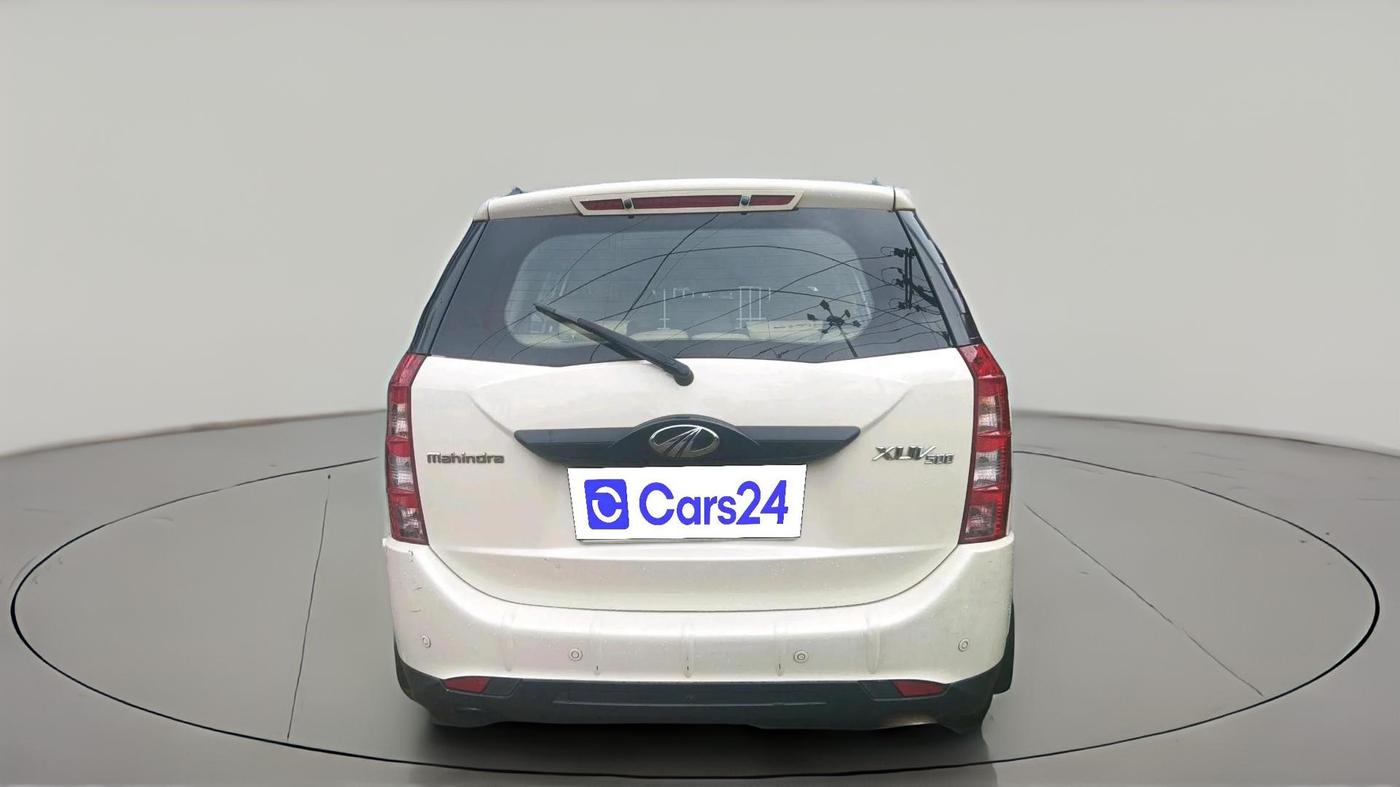 2017 Mahindra XUV500 W6, Diesel, Manual, 3,21,573 km, exterior
