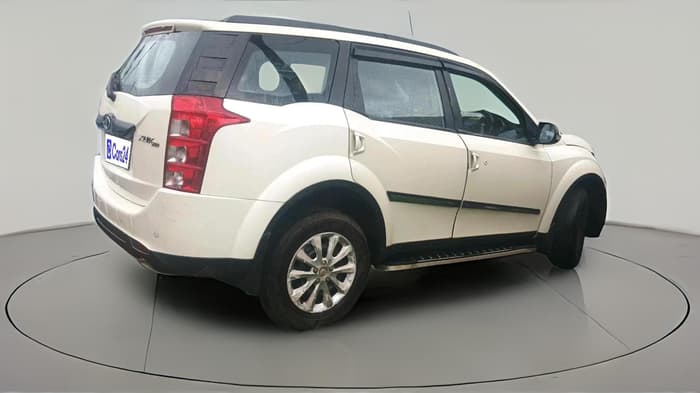 2017 Mahindra XUV500 W6, Diesel, Manual, 3,21,573 km, exterior