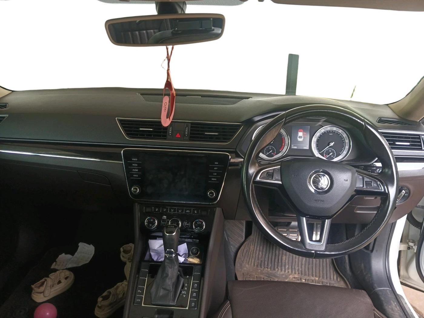 2020 Skoda Superb L&K 2.0 TSI AT, Petrol, Automatic, 72,689 km, interior