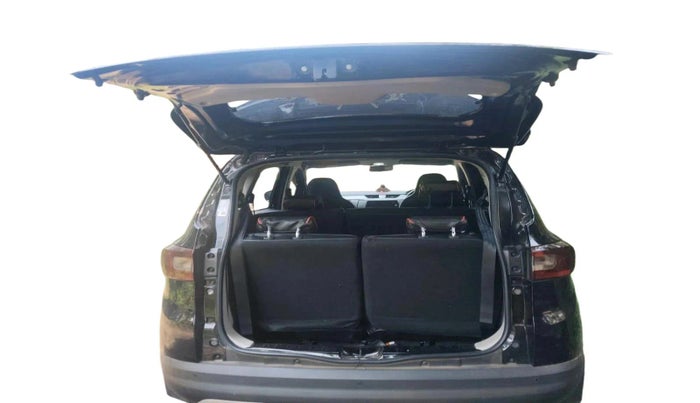 2024 Renault TRIBER RXZ, Petrol, Manual, 16,385 km, exterior