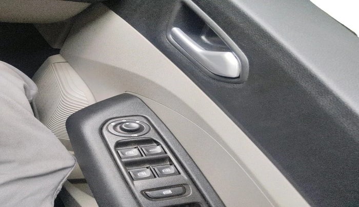 2024 Renault TRIBER RXZ, Petrol, Manual, 16,385 km, interior