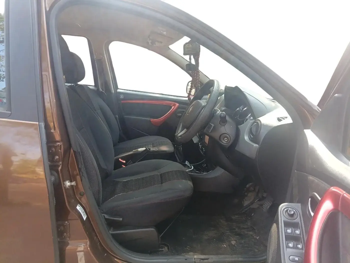 2018 Renault Duster 85 PS RXS MT DIESEL, Diesel, Manual, 1,41,981 km, interior