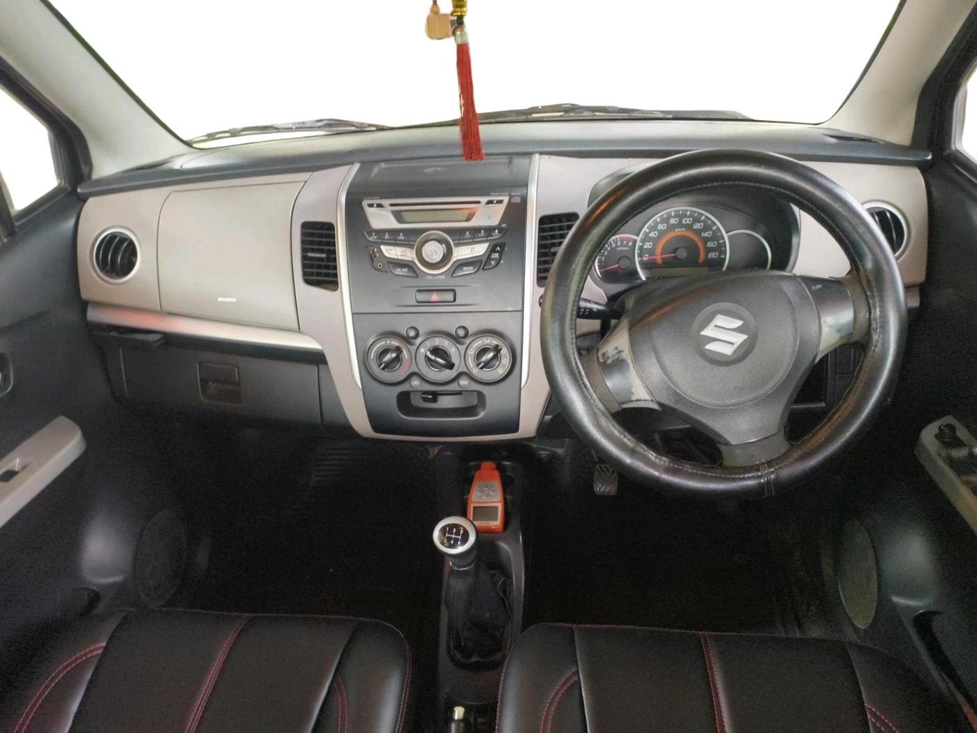 2013 Maruti Wagon R 1.0 VXI, Petrol, Manual, 92,632 km, interior