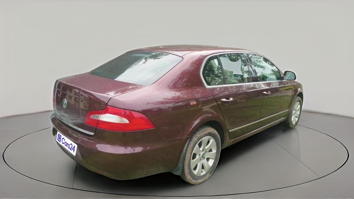2012 Skoda Superb ELEGANCE 2.0 TDI CR AT, Diesel, Automatic, 1,02,737 km, exterior