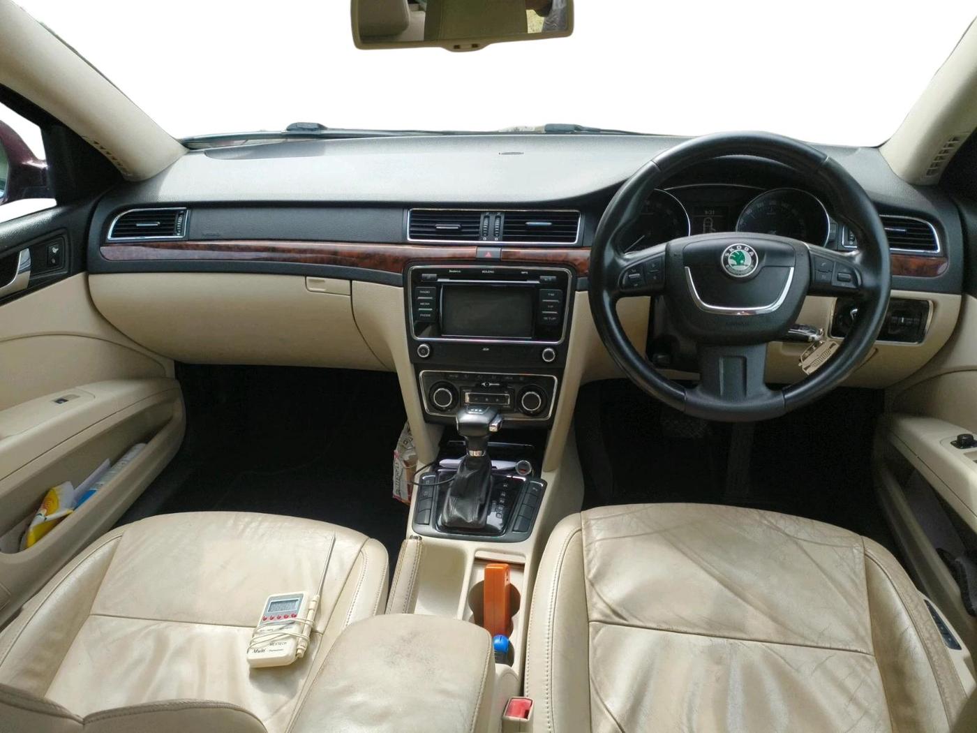 2012 Skoda Superb ELEGANCE 2.0 TDI CR AT, Diesel, Automatic, 1,02,737 km, interior