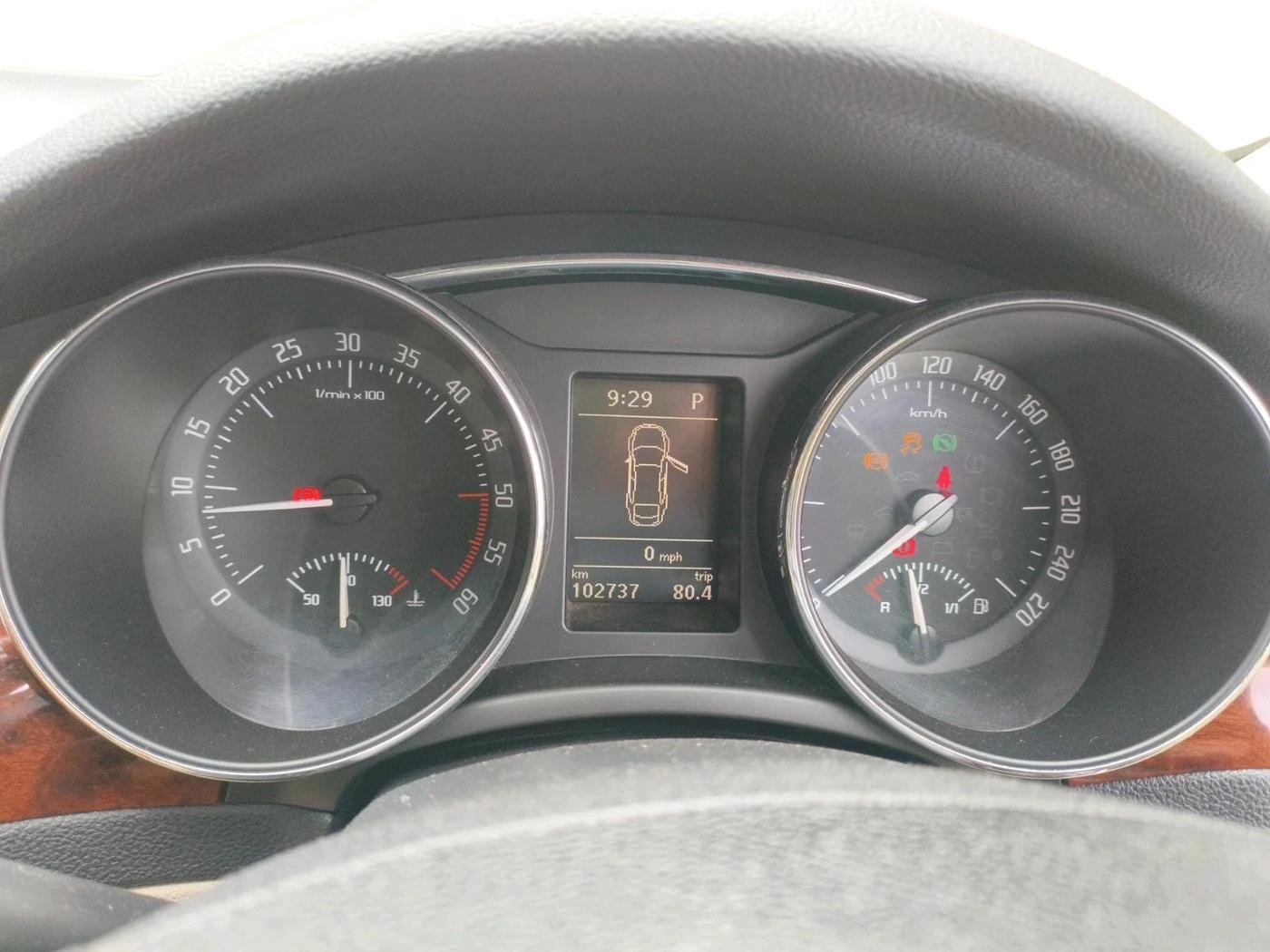 2012 Skoda Superb ELEGANCE 2.0 TDI CR AT, Diesel, Automatic, 1,02,737 km, interior