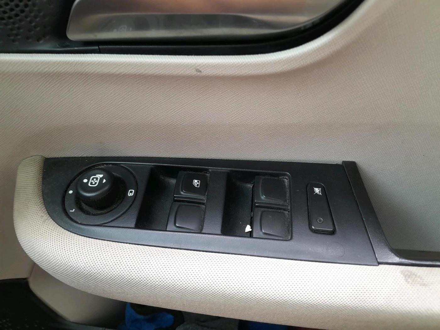 2025 Tata ALTROZ Accomplished S Petrol 5 MT, Petrol, Manual, 6,688 km, interior