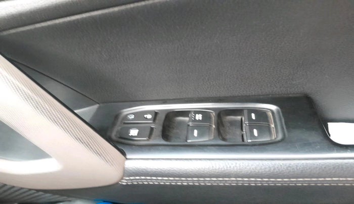 2017 Hyundai Creta SX (O) 1.6 DIESEL, Diesel, Manual, 1,83,979 km, interior