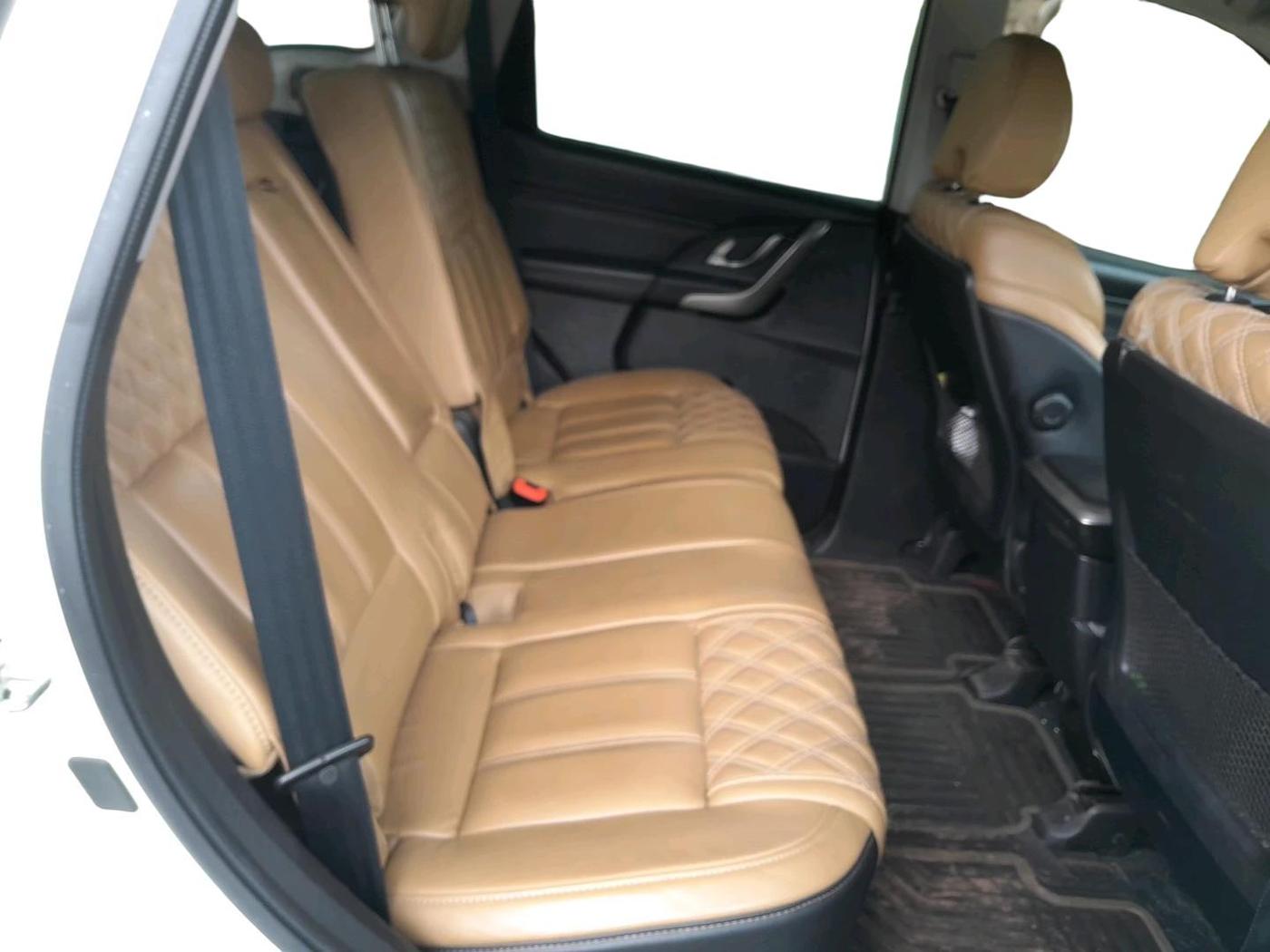 2018 Mahindra XUV500 W11, Diesel, Manual, 44,493 km, interior