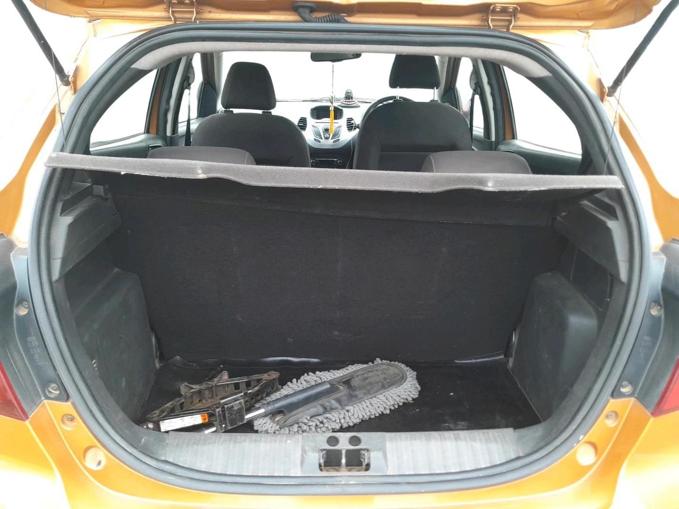 2015 Ford New Figo TITANIUM 1.2 PETROL MT, Petrol, Manual, 83,799 km, exterior