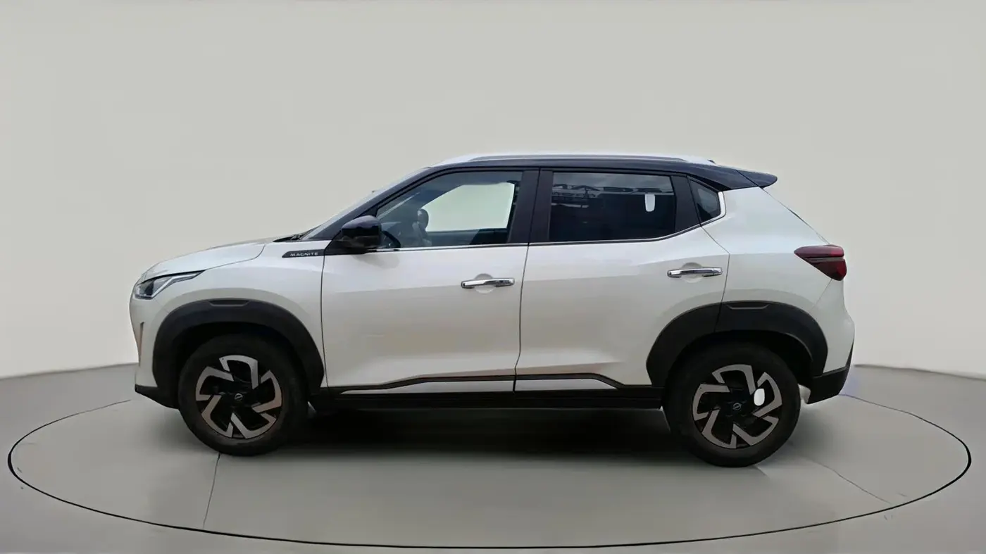 2021 Nissan MAGNITE XV PREMIUM TURBO CVT DUAL TONE, Petrol, Automatic, 53,285 km, exterior
