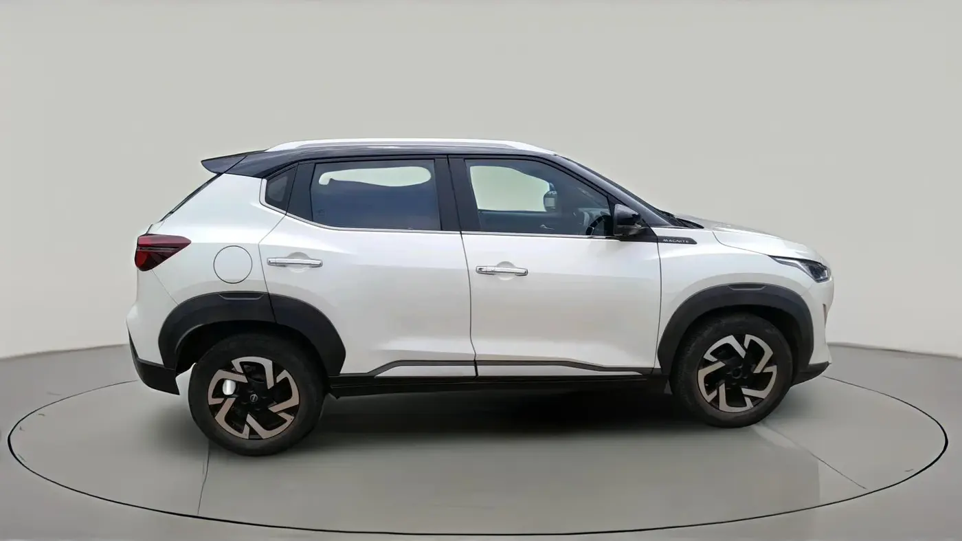 2021 Nissan MAGNITE XV PREMIUM TURBO CVT DUAL TONE, Petrol, Automatic, 53,285 km, exterior