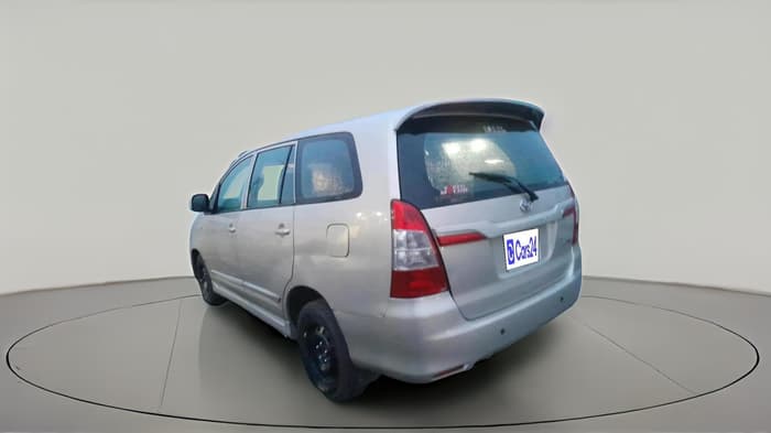 2014 Toyota Innova 2.5 GX 7 STR, Diesel, Manual, 4,49,922 km, exterior