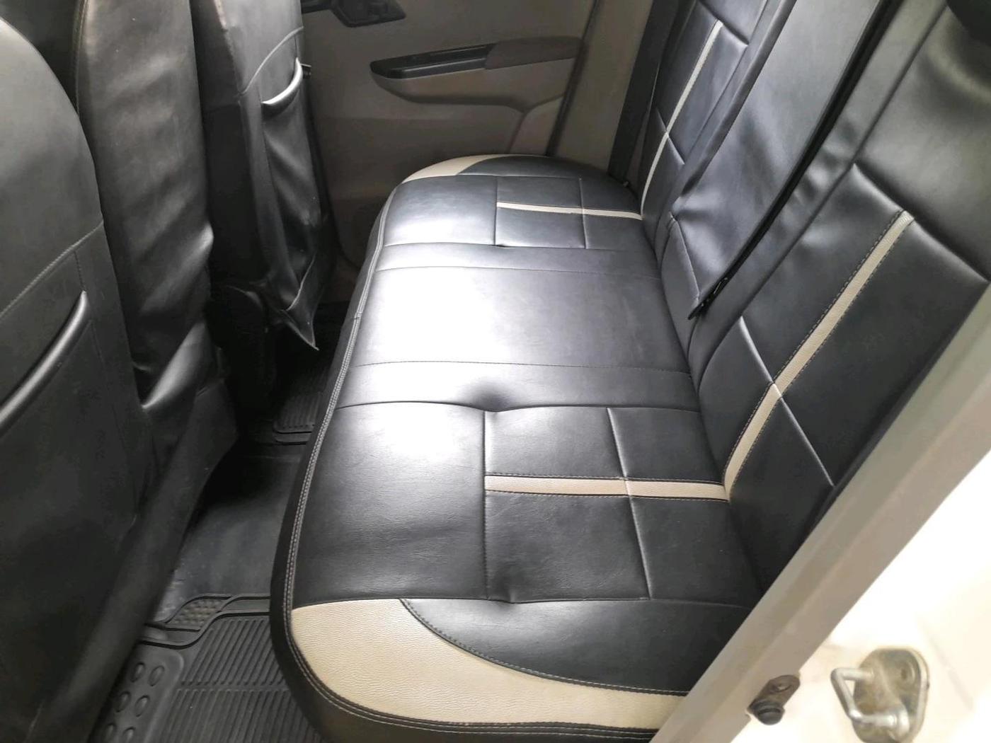 2016 Mahindra Kuv100 K8 D 6 STR, Diesel, Manual, 72,865 km, interior