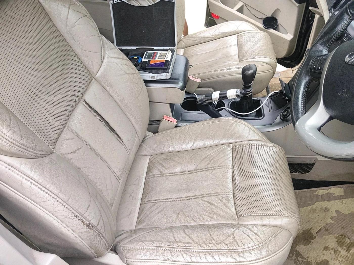 2016 Mahindra XUV500 W10, Diesel, Manual, 61,184 km, interior