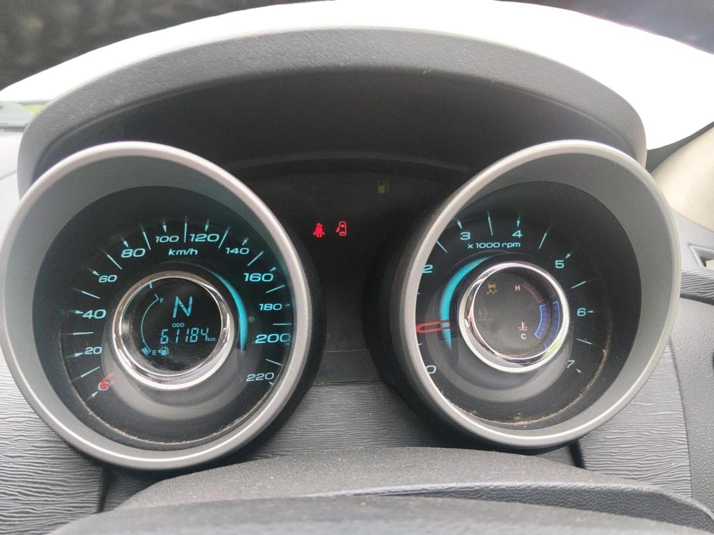 2016 Mahindra XUV500 W10, Diesel, Manual, 61,184 km, interior