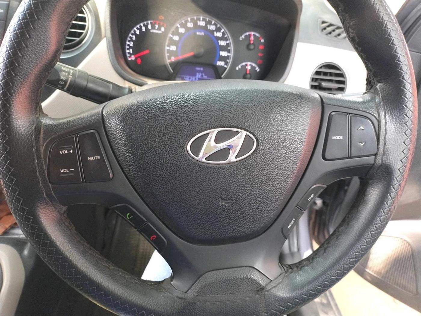2015 Hyundai Grand i10 SPORTZ 1.2 KAPPA VTVT, Petrol, Manual, 46,262 km, interior