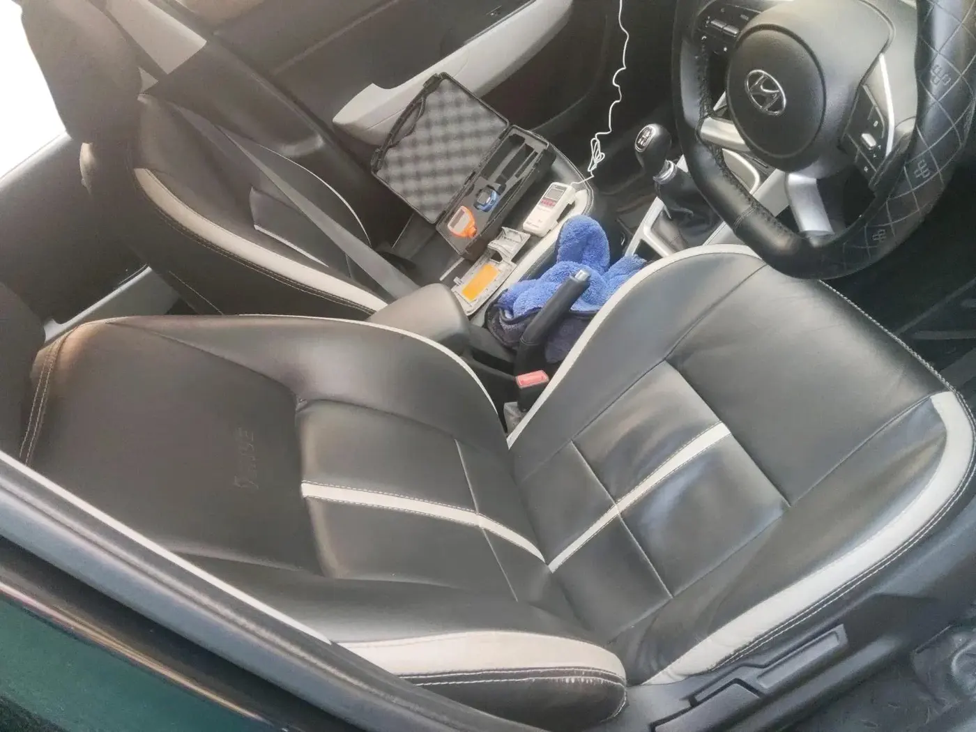 2022 Hyundai VENUE SX 1.2 PETROL, Petrol, Manual, 26,910 km, interior