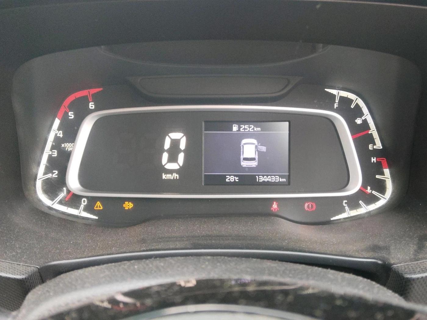 2021 KIA SONET HTX 1.5, Diesel, Manual, 1,34,433 km, interior