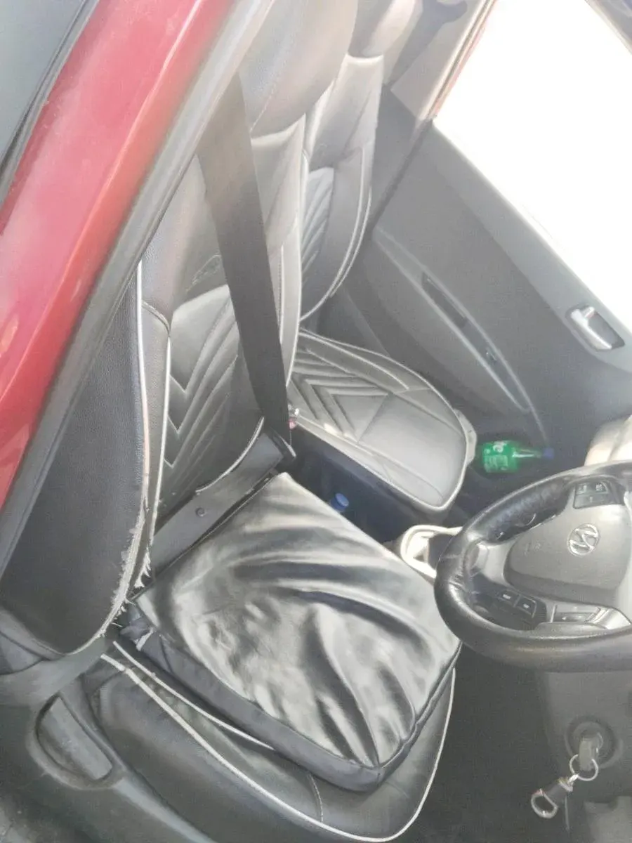 2018 Hyundai Grand i10 SPORTZ 1.2 KAPPA VTVT DUAL TONE, Petrol, Manual, 49,776 km, interior