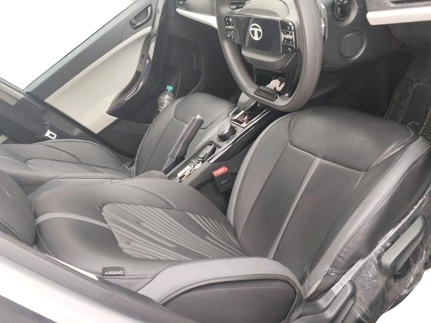 2025 Tata NEXON Creative Plus (PS) 1.2 Petrol DCA Dual Tone, Petrol, Automatic, 7,248 km, interior