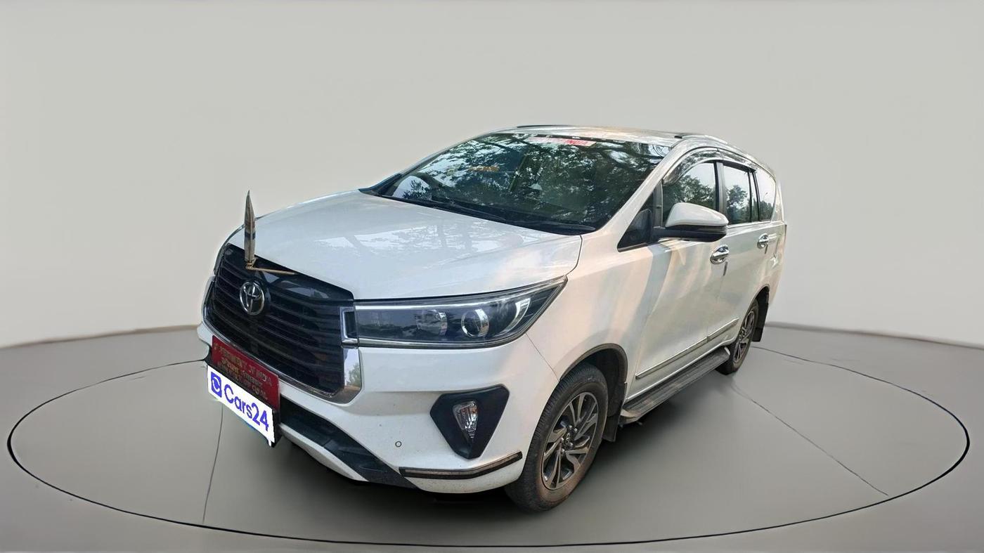 2022 Toyota Innova Crysta 2.7 VX 7 STR, Petrol, Manual, 1,36,065 km, exterior