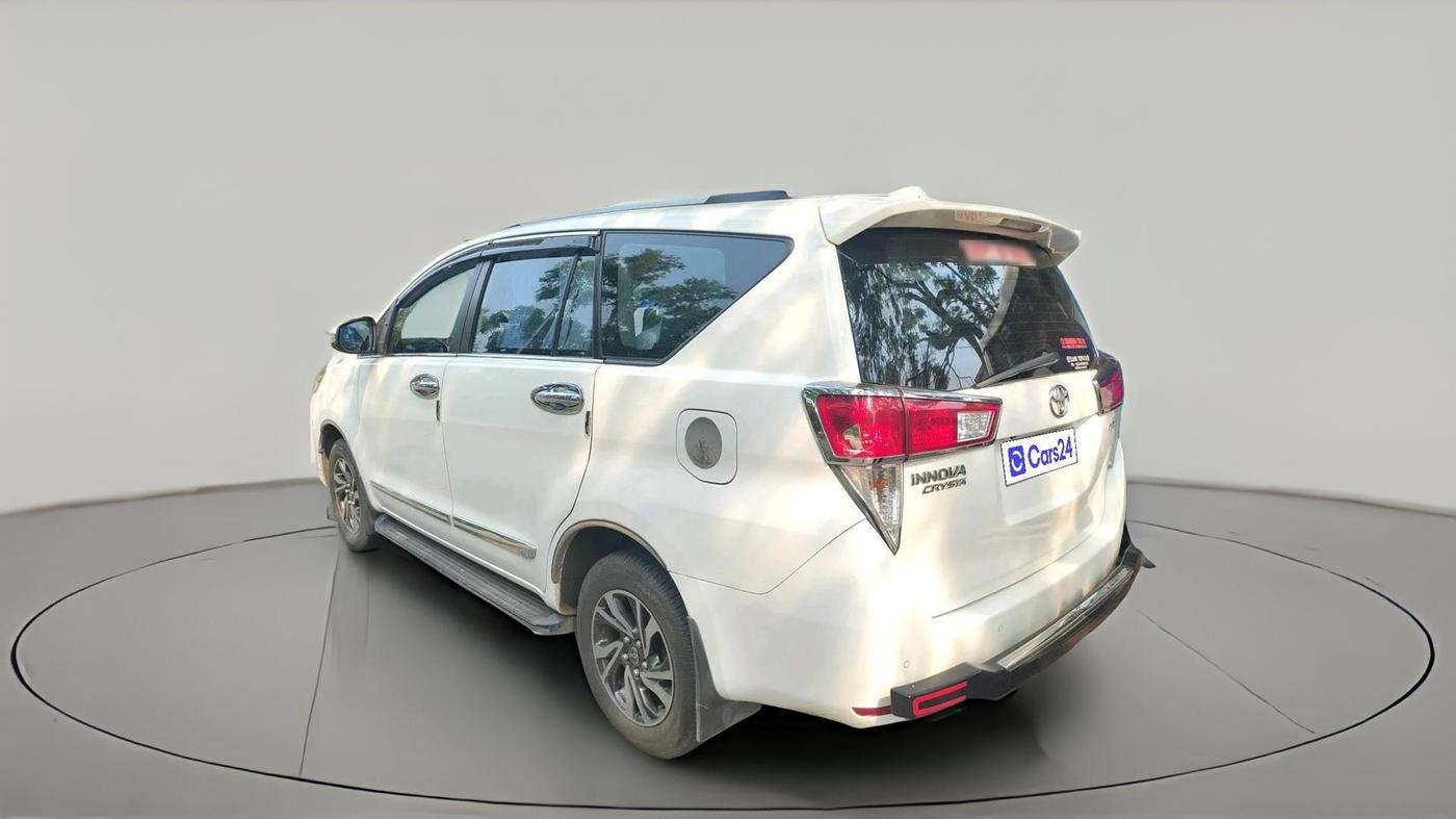 2022 Toyota Innova Crysta 2.7 VX 7 STR, Petrol, Manual, 1,36,065 km, exterior