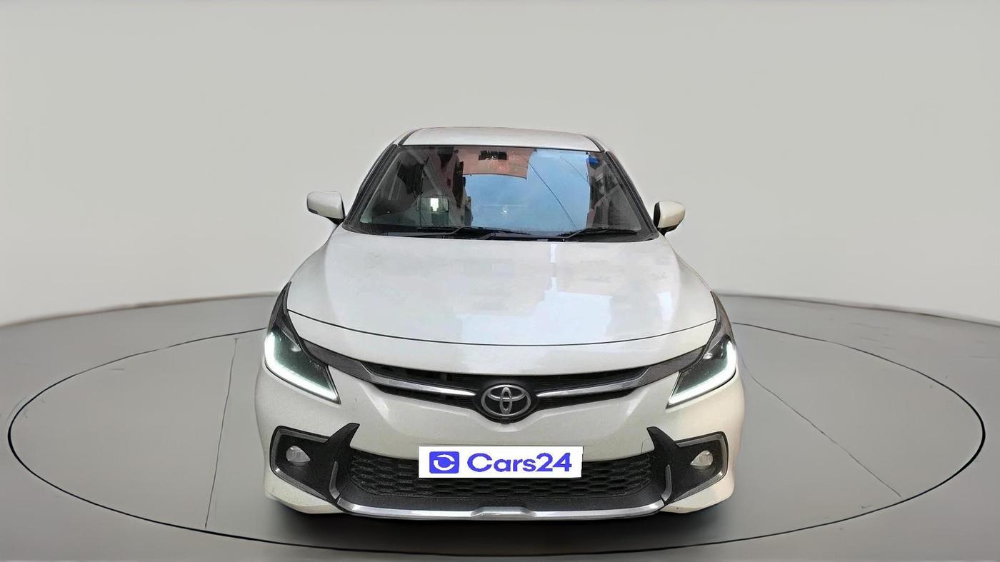 2024 Toyota Glanza V, Petrol, Manual, 5,417 km, exterior