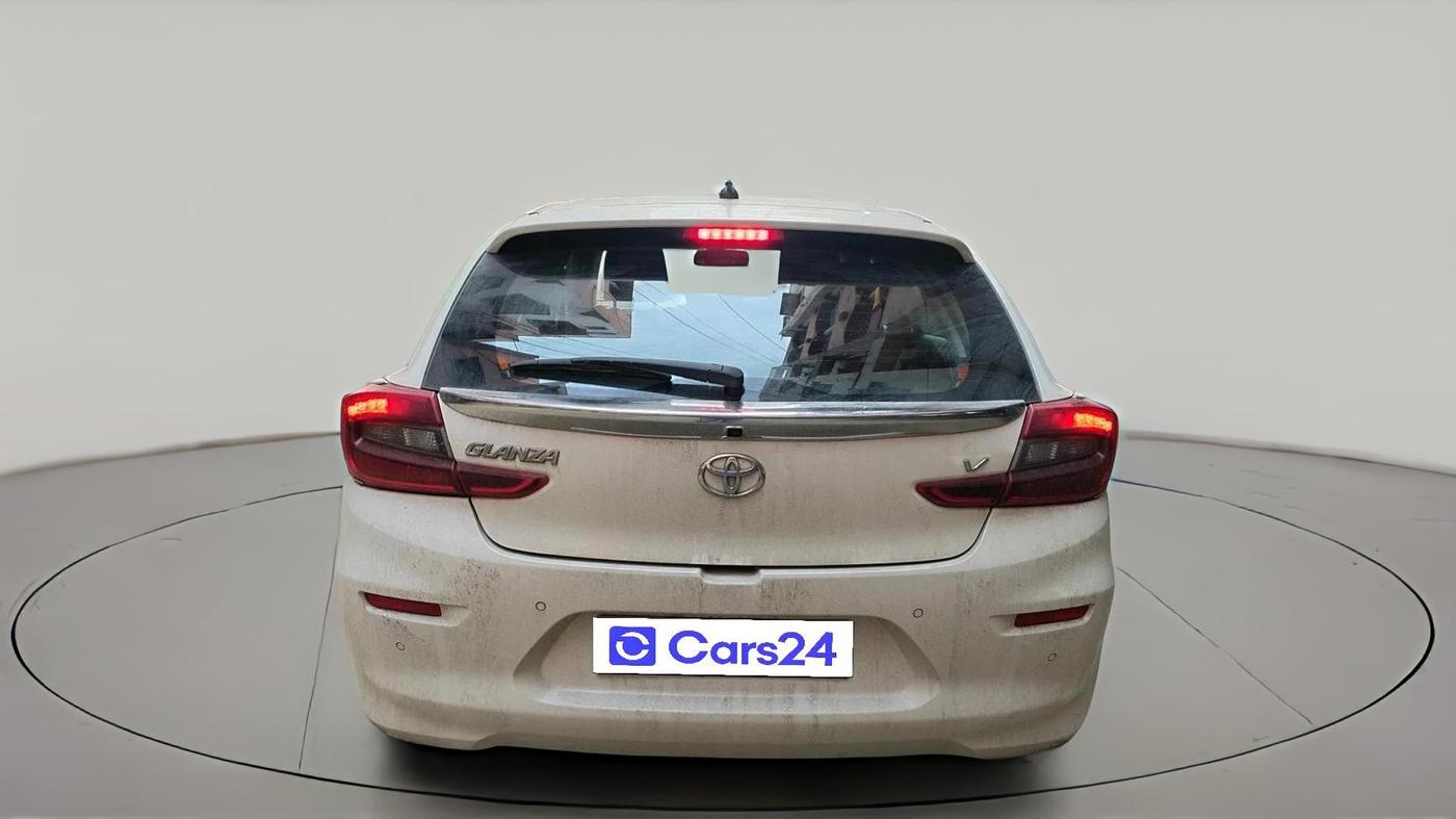 2024 Toyota Glanza V, Petrol, Manual, 5,417 km, exterior