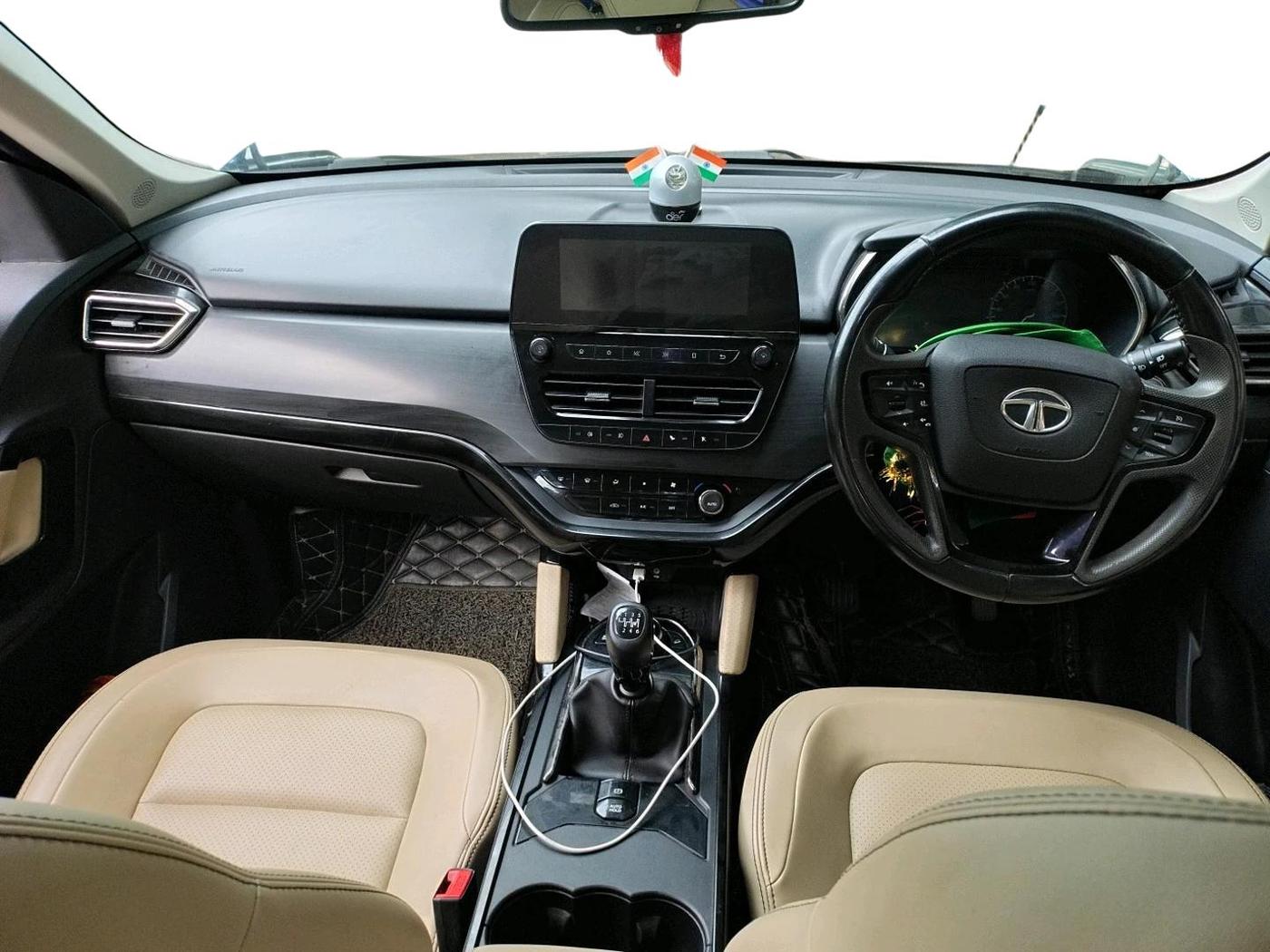 2022 Tata Safari XZ PLUS, Diesel, Manual, 55,397 km, interior