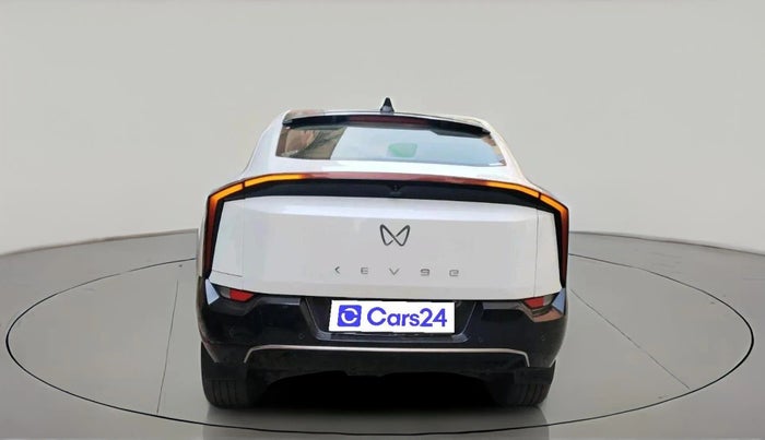 2025 Mahindra XEV 9e Pack Three B79 KWH, Electric, Automatic, 19,694 km, exterior