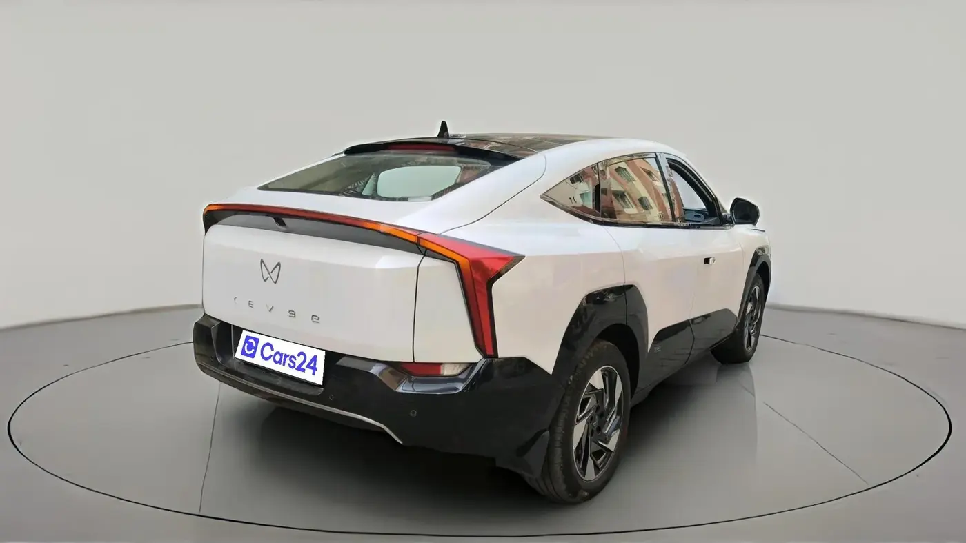 2025 Mahindra XEV 9e Pack Three B79 KWH, Electric, Automatic, 19,694 km, exterior