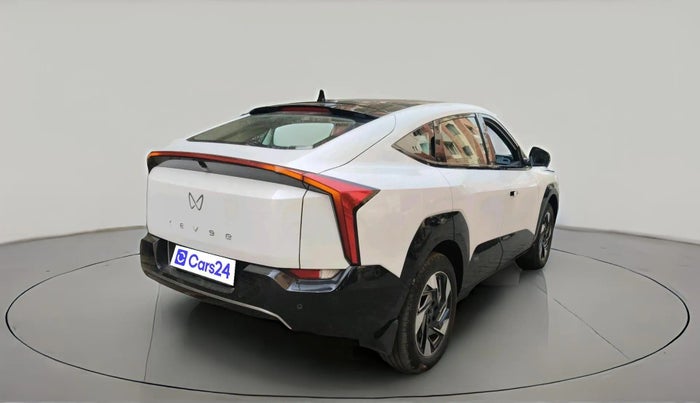 2025 Mahindra XEV 9e Pack Three B79 KWH, Electric, Automatic, 19,694 km, exterior