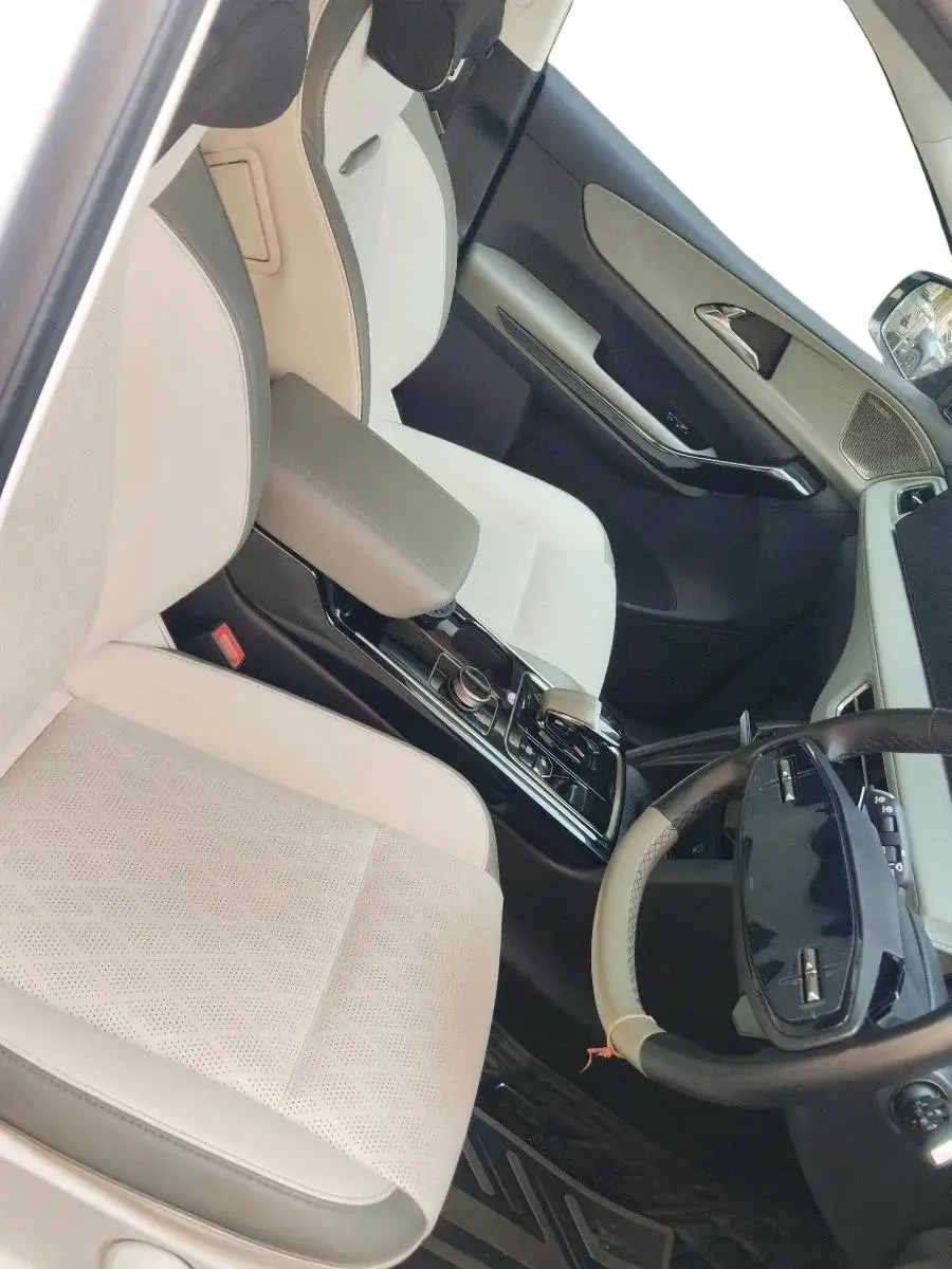 2025 Mahindra XEV 9e Pack Three B79 KWH, Electric, Automatic, 19,694 km, interior