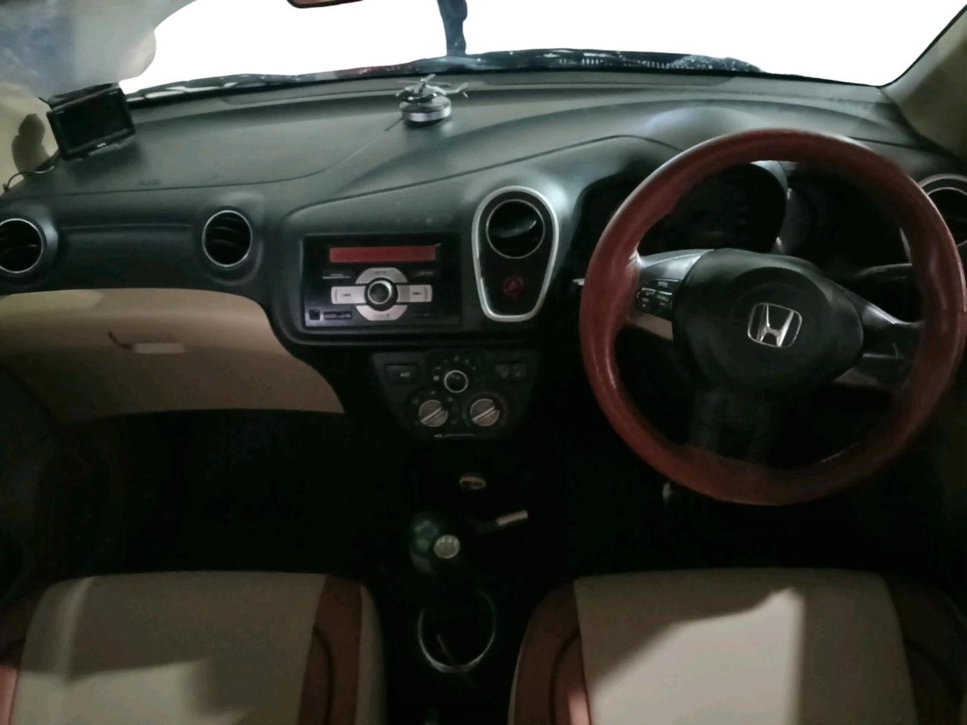 2014 Honda Mobilio 1.5L I-DTEC V, Diesel, Manual, 1,14,751 km, interior